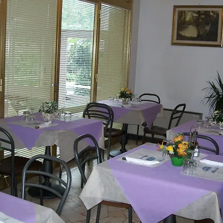 La Rotonda Bed and Breakfast Montale (Tuscany)