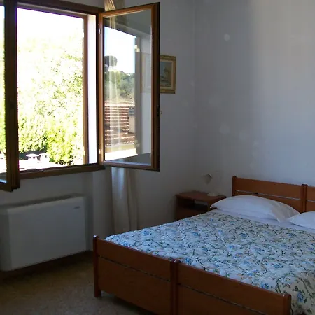 Bed and Breakfast La Rotonda Montale (Tuscany)